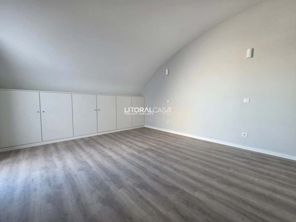 Apartamento T4 para Venda em Glória e Vera Cruz Foto 36