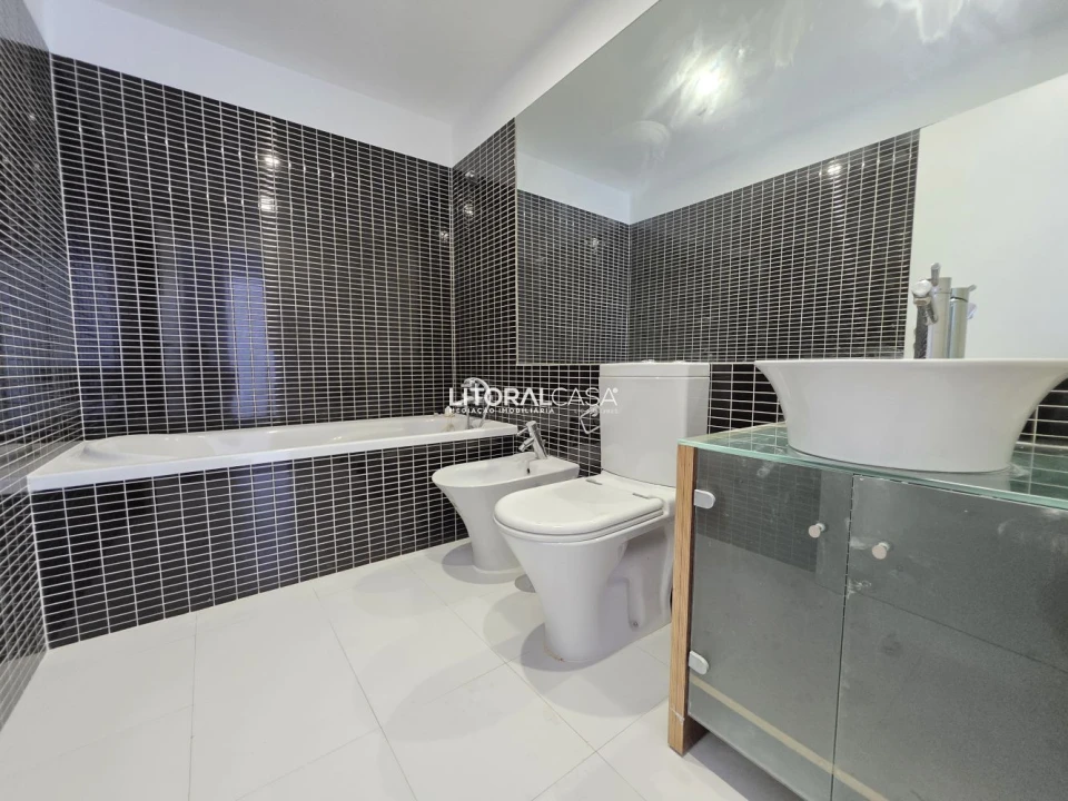 Apartamento T4 para Venda em Glória e Vera Cruz Foto 28