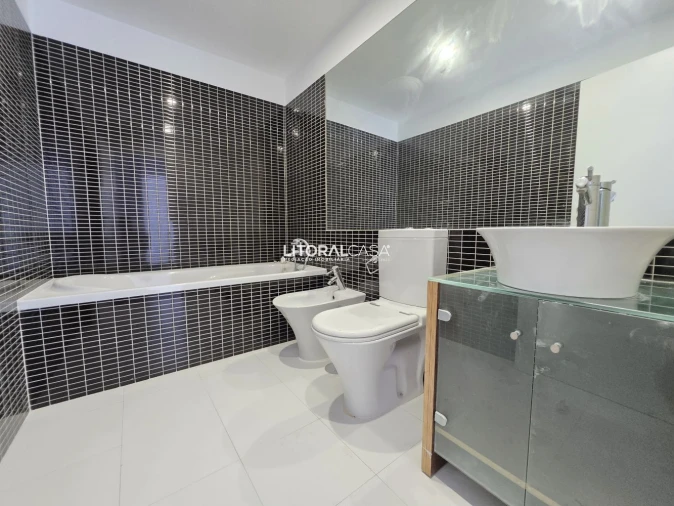 Apartamento T4 para Venda em Glória e Vera Cruz Foto 28