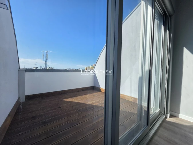 Apartamento T4 para Venda em Glória e Vera Cruz Foto 24