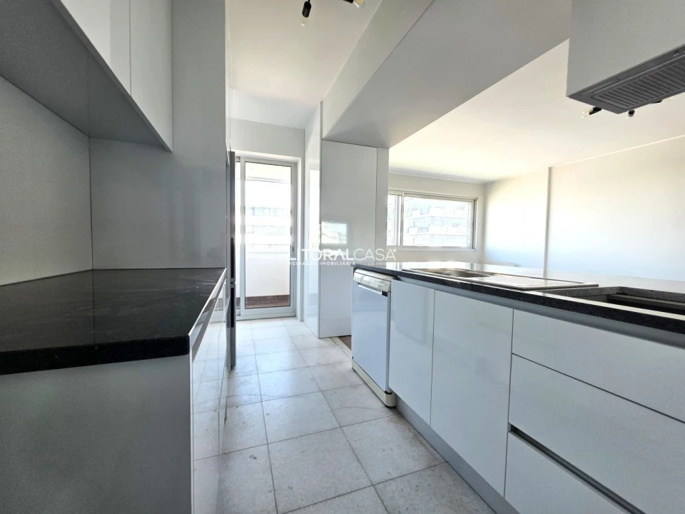 Apartamento T4 para Venda em Glória e Vera Cruz Foto 3