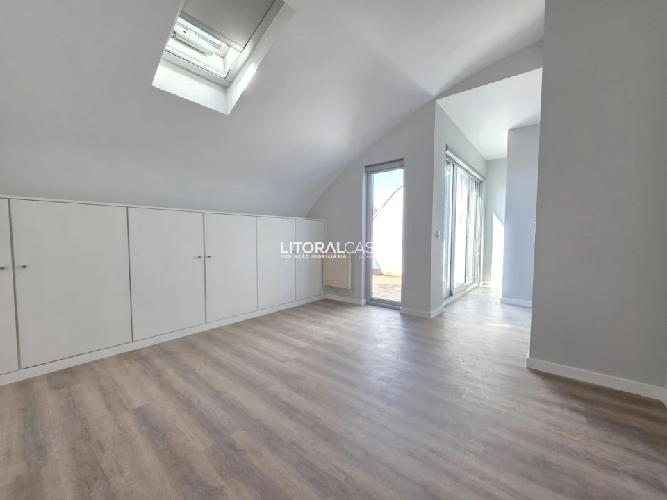 Apartamento T4 para Venda em Glória e Vera Cruz Foto 13