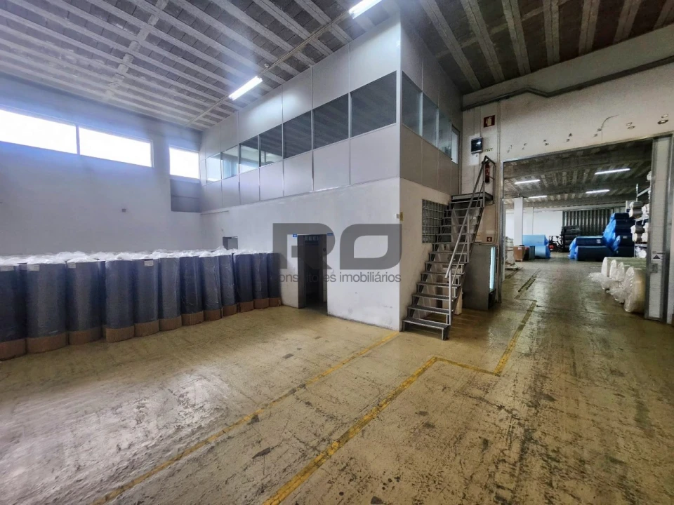 Armazém para Arrendamento em Escapães Foto 5