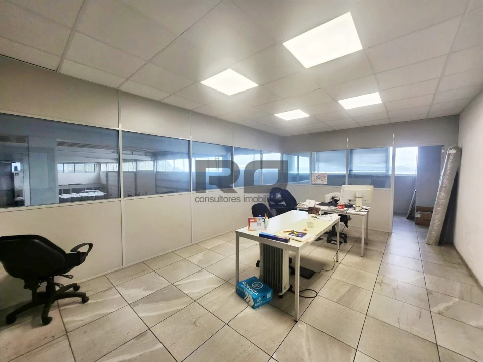 Armazém para Arrendamento em Escapães Foto 13