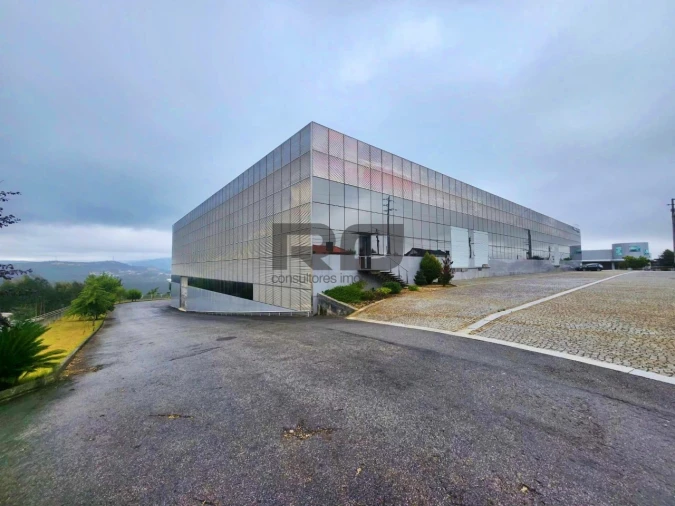 Armazém para Arrendamento em Escapães Foto 3