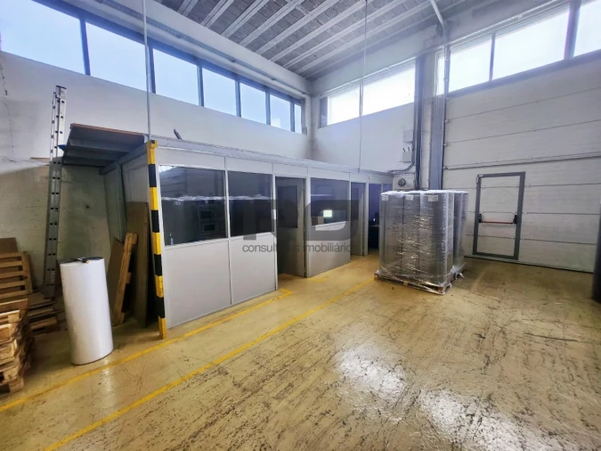 Armazém para Arrendamento em Escapães Foto 12