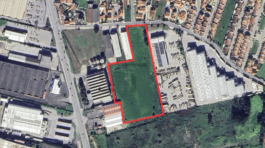 Terreno Comércio / Armazém para Venda em Alenquer (Santo Estêvão e Triana)
