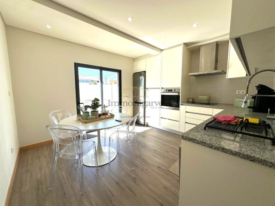 Moradia T3 para Venda em Albufeira e Olhos de Água Foto 12