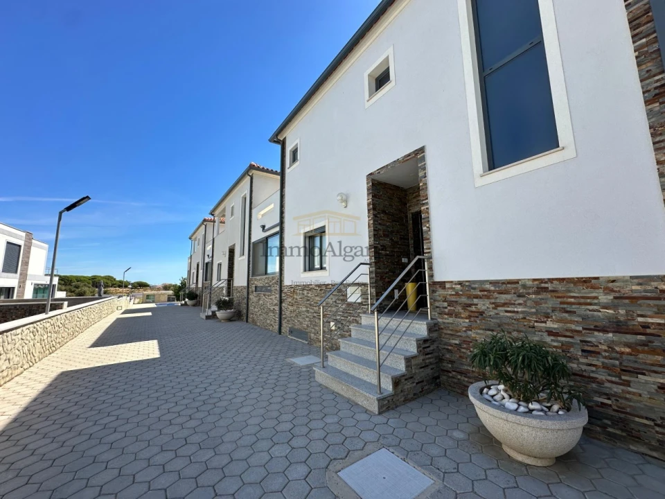 Moradia T3 para Venda em Albufeira e Olhos de Água Foto 51