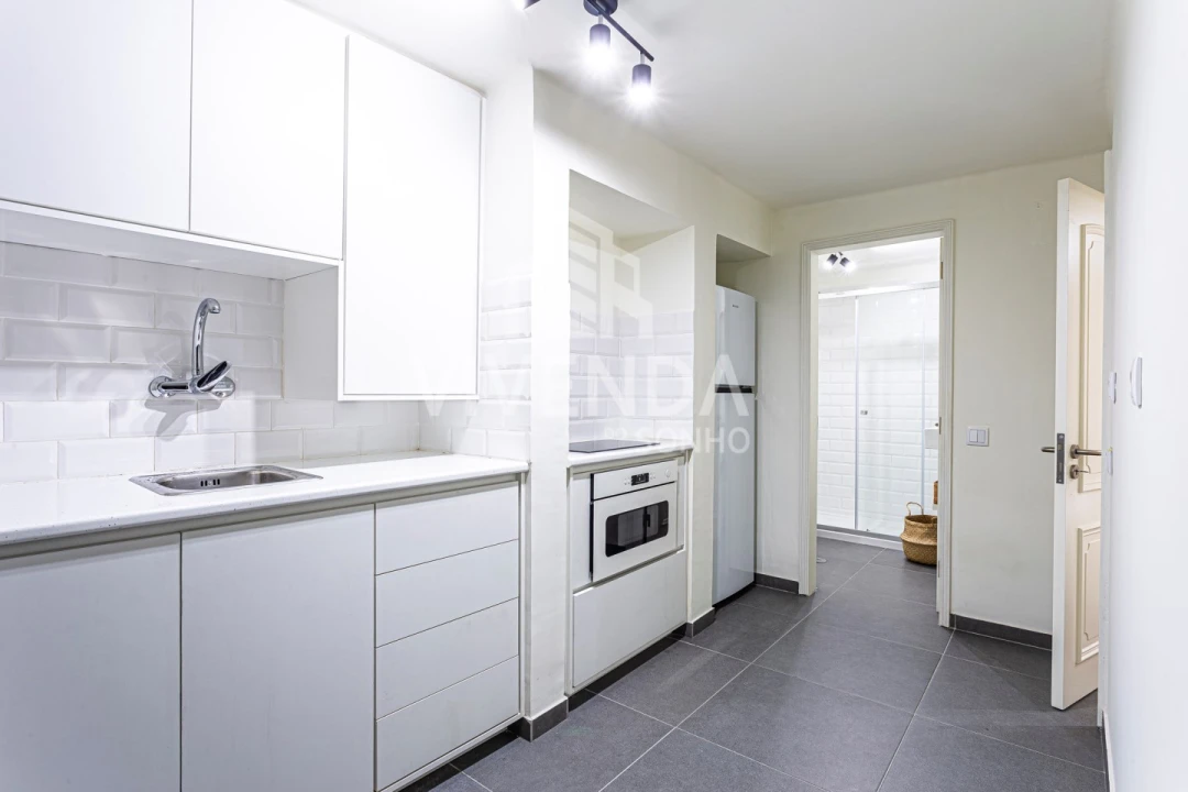 Apartamento T2 para Venda em Santa Maria Maior Foto 1