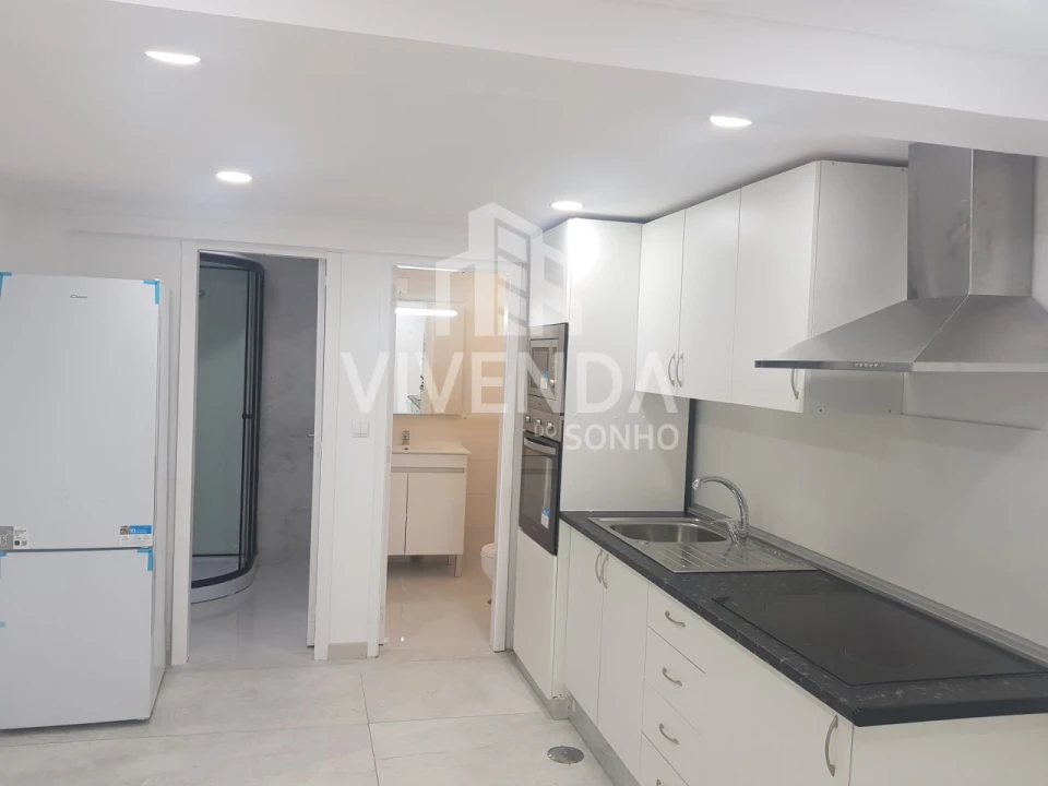 Apartamento T1 para Venda em Corroios Foto 1