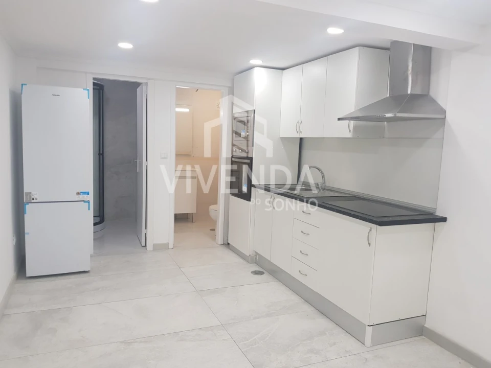 Apartamento T1 para Venda em Corroios Foto 2