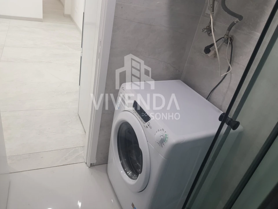 Apartamento T1 para Venda em Corroios Foto 7