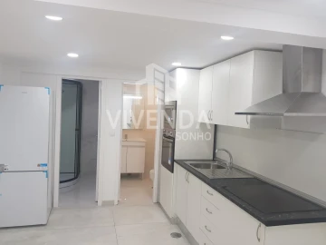 Apartamento T1 para Venda em Corroios