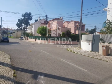 Apartamento T1 para Venda em Corroios
