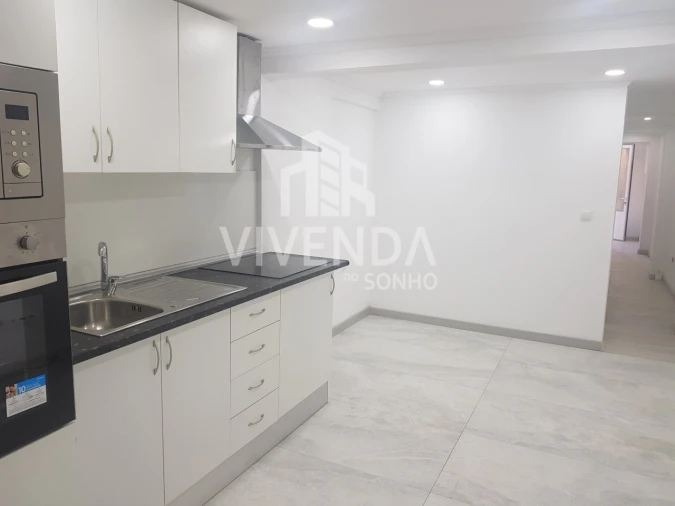 Apartamento T1 para Venda em Corroios Foto 3