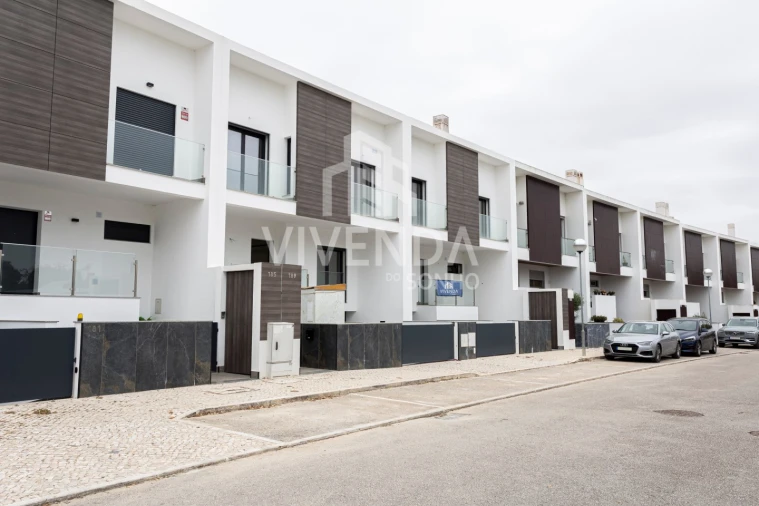 Moradia T3 para Venda em Alcochete Foto 11