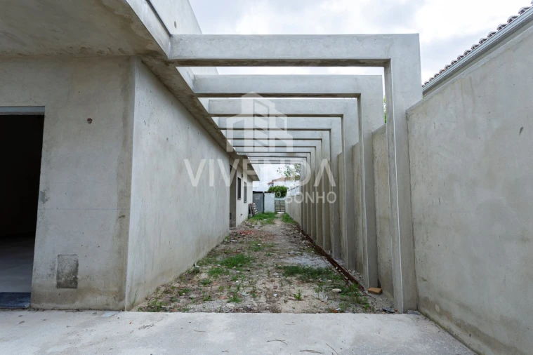 Moradia T5 para Venda em Azeitão (São Lourenço e São Simão) Foto 9