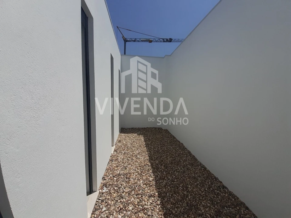 Moradia T3 para Venda em Gambia-Pontes-Alto da Guerra Foto 33