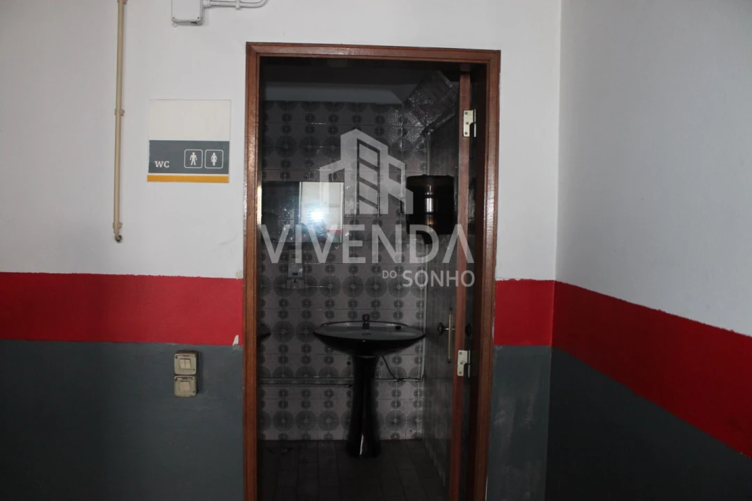 Armazém para Arrendamento em Amora Foto 15