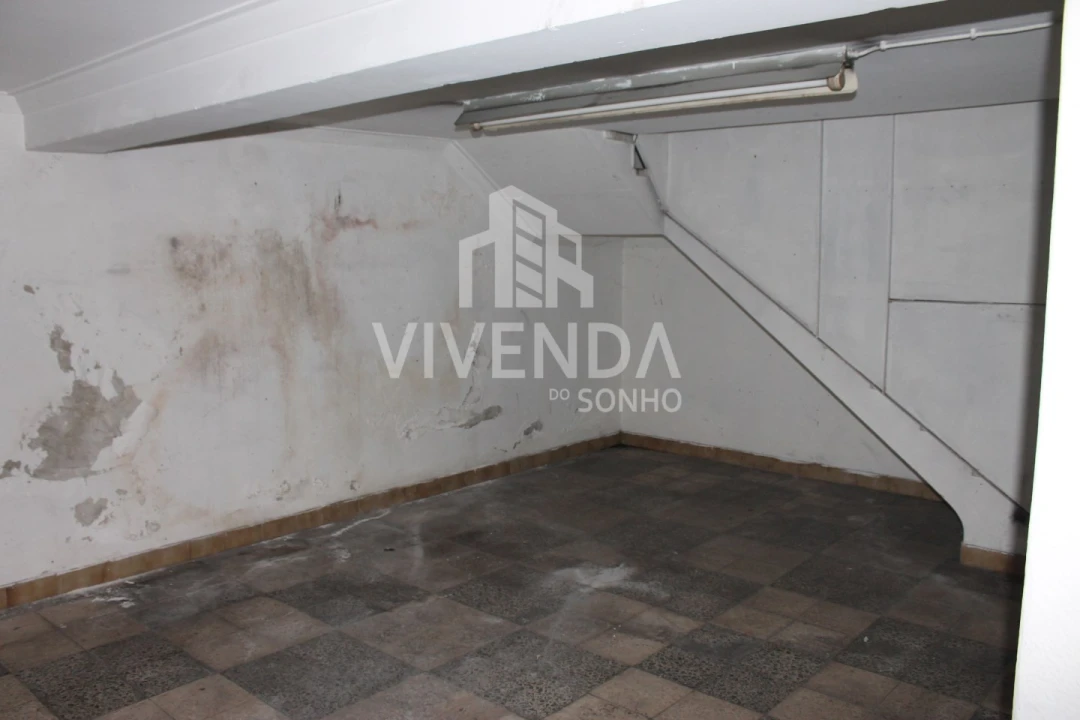 Armazém para Arrendamento em Amora Foto 14