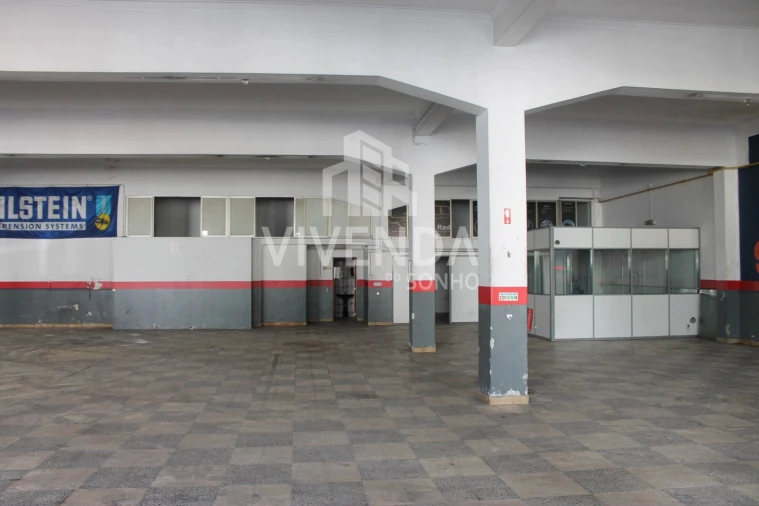 Armazém para Arrendamento em Amora Foto 6