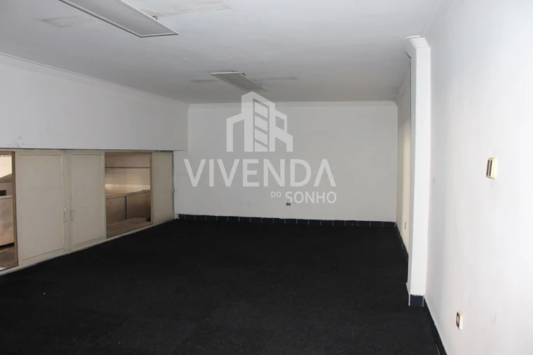 Armazém para Arrendamento em Amora Foto 23