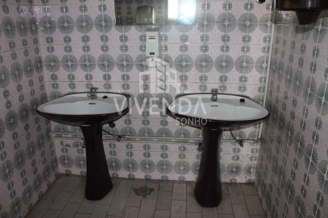 Armazém para Venda em Amora Foto 16