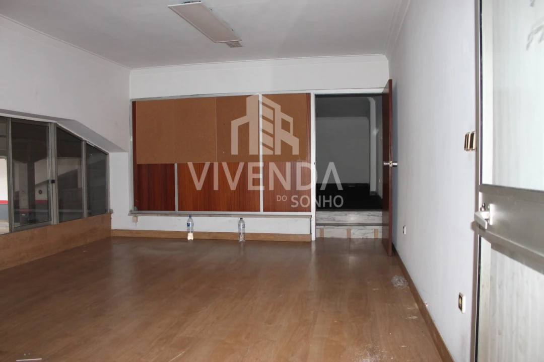 Armazém para Venda em Amora Foto 22