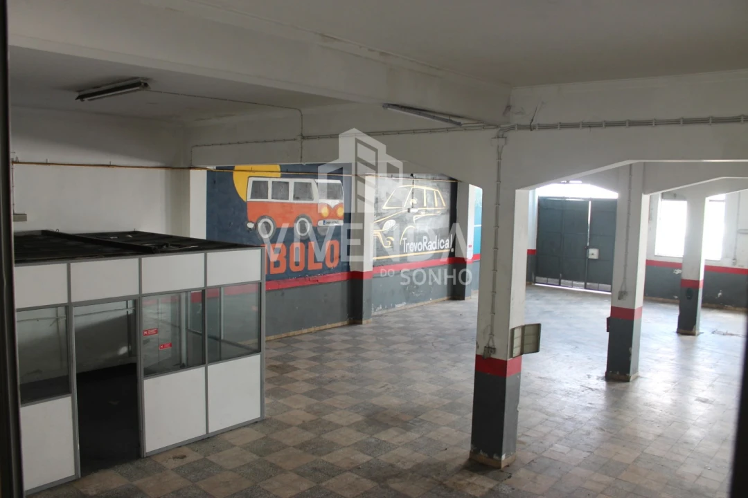 Armazém para Venda em Amora Foto 2