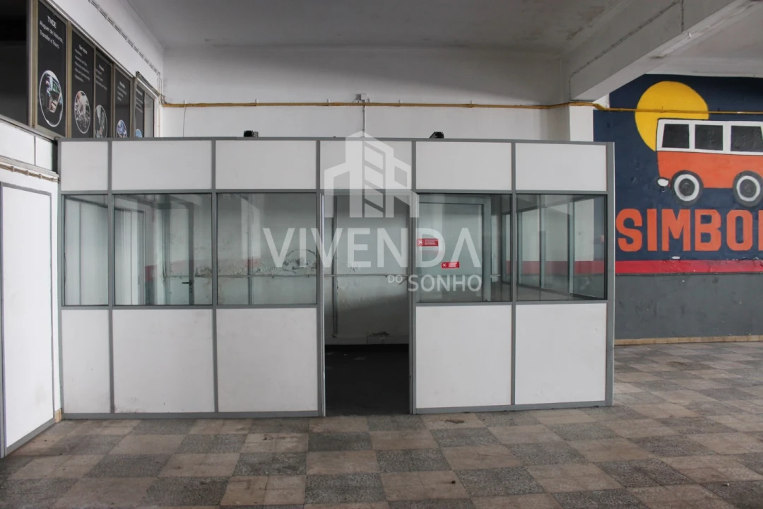 Armazém para Venda em Amora Foto 1