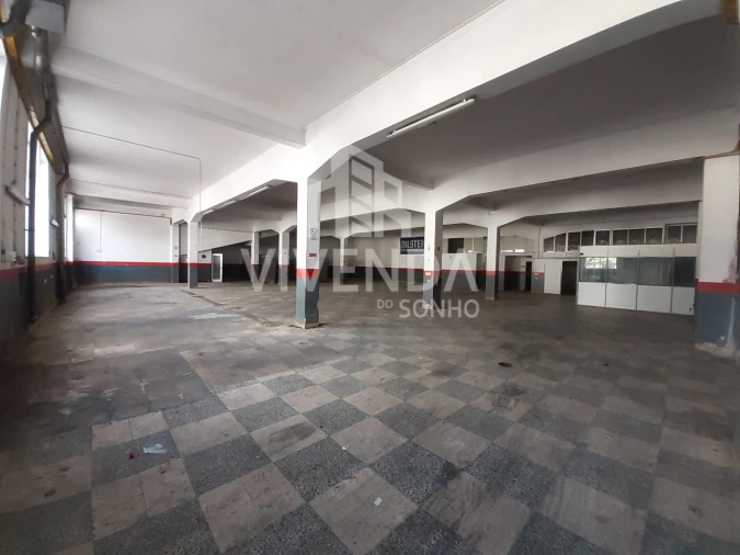 Armazém para Venda em Amora Foto 3