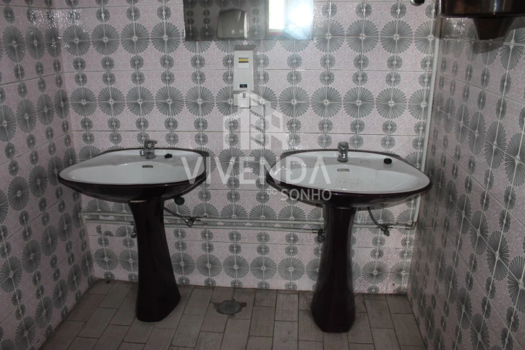 Armazém para Venda em Amora Foto 16