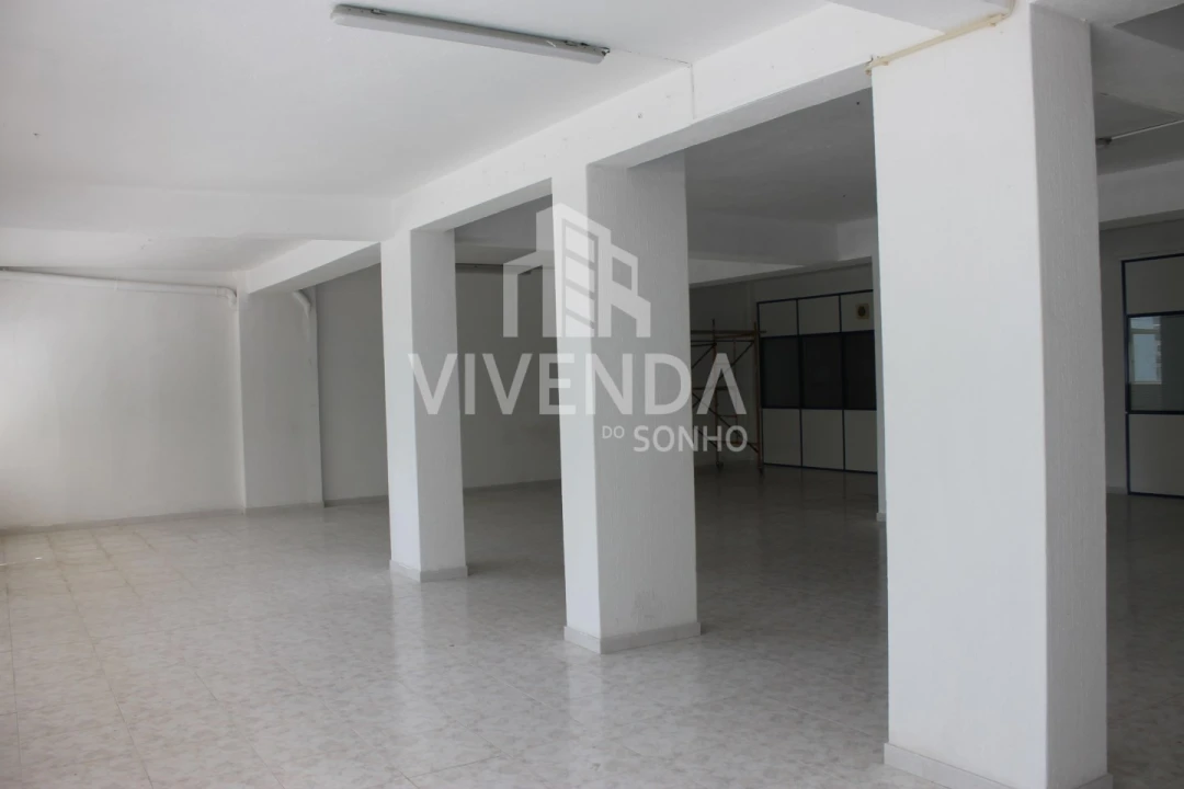 Armazém para Venda em Amora Foto 4