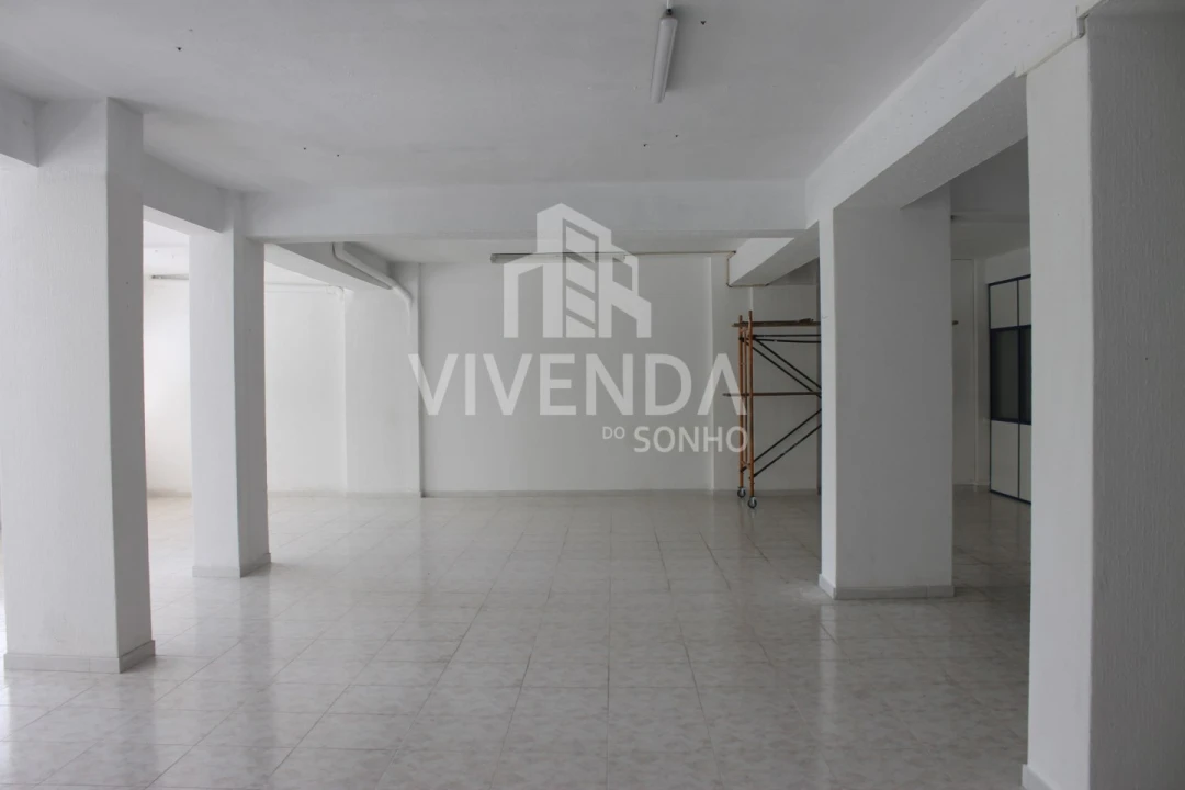 Armazém para Venda em Amora Foto 5