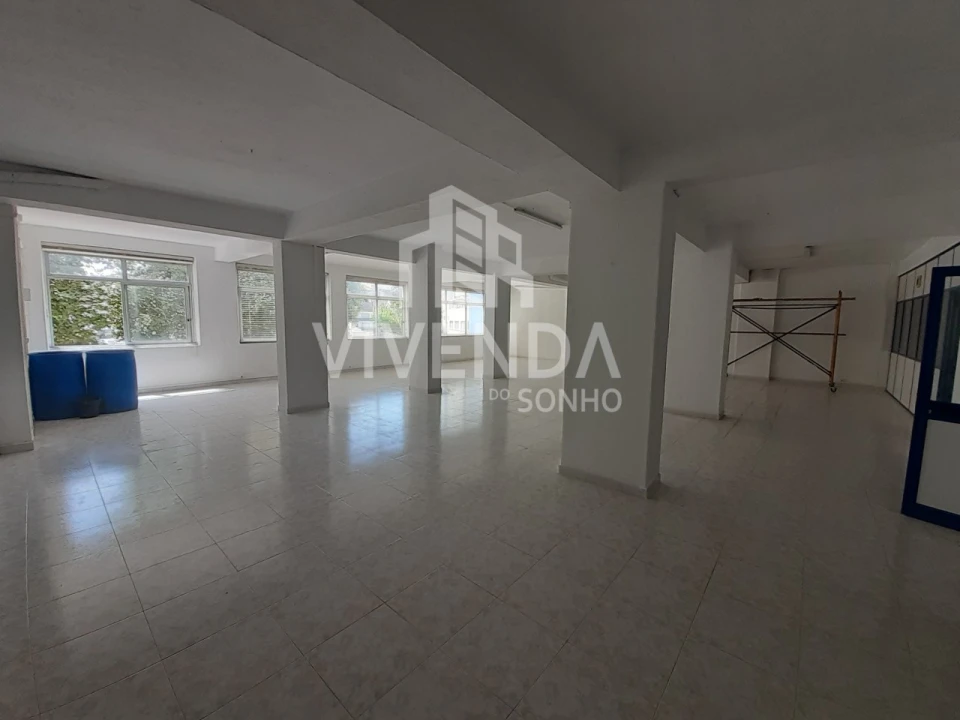 Armazém para Venda em Amora Foto 2