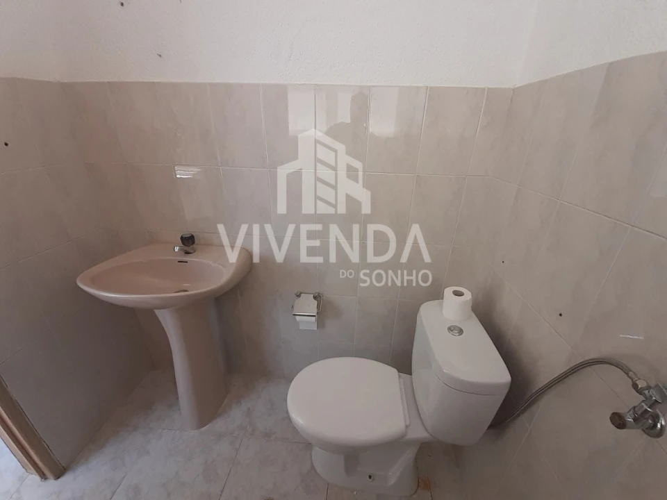 Armazém para Venda em Amora Foto 11