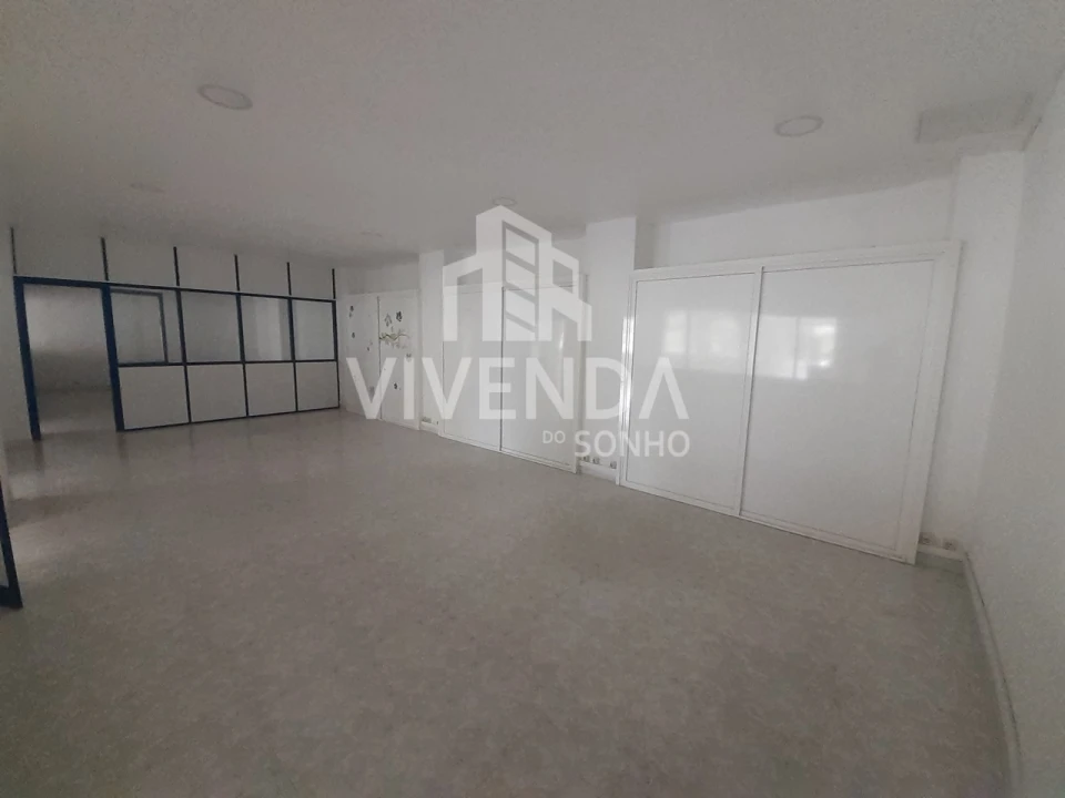 Armazém para Venda em Amora Foto 13