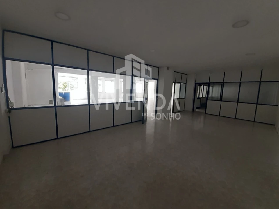 Armazém para Venda em Amora Foto 15