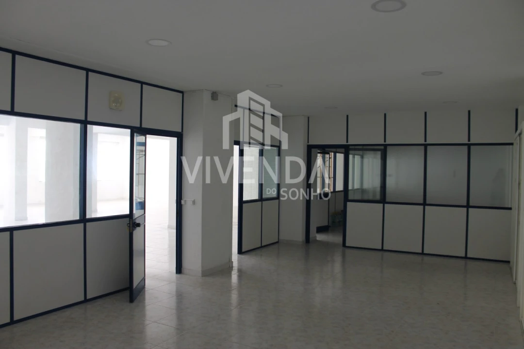 Armazém para Venda em Amora Foto 18