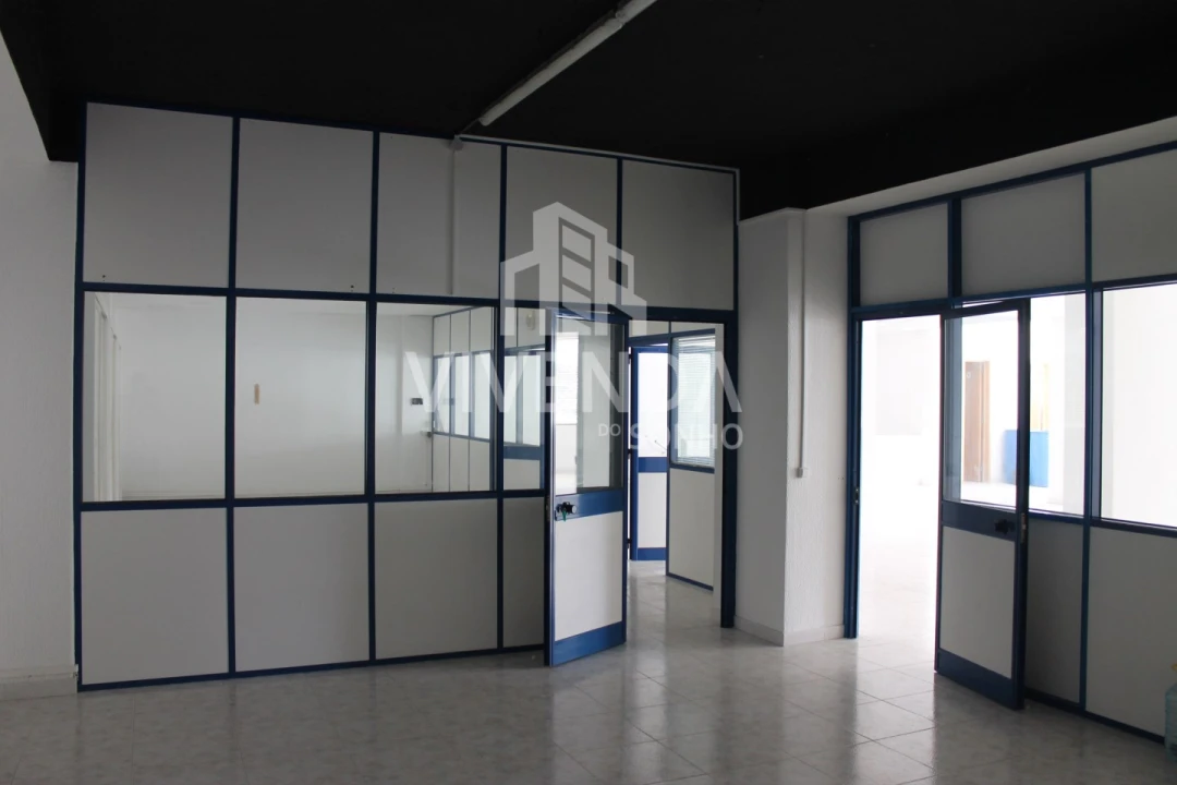 Armazém para Venda em Amora Foto 21