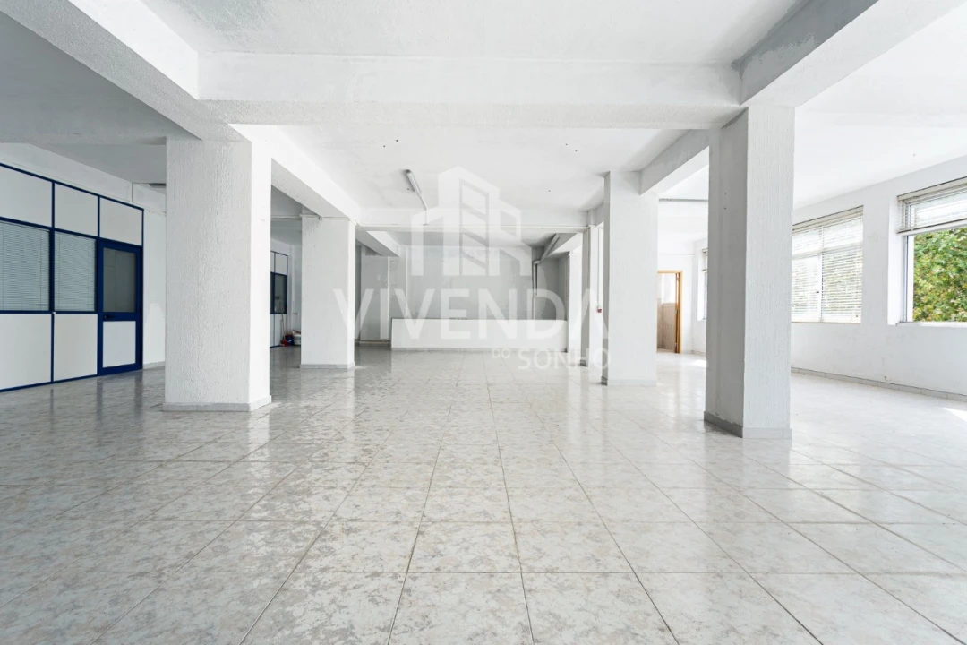 Armazém para Venda em Amora Foto 12