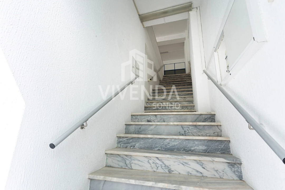 Armazém para Venda em Amora Foto 19