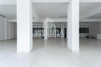 Armazém para Venda em Amora