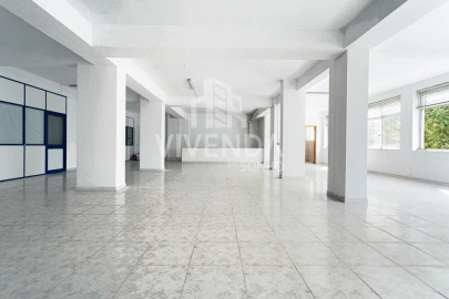 Armazém para Venda em Amora