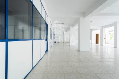 Armazém para Venda em Amora
