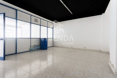 Armazém para Venda em Amora