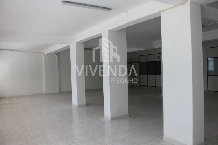 Armazém para Venda em Amora Foto 4