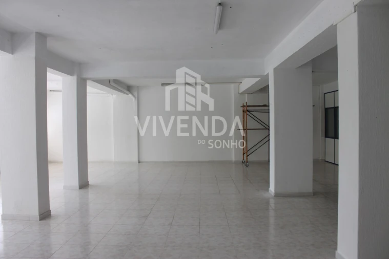 Armazém para Venda em Amora Foto 5