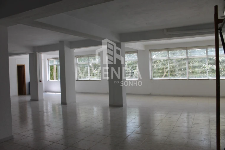 Armazém para Venda em Amora Foto 6